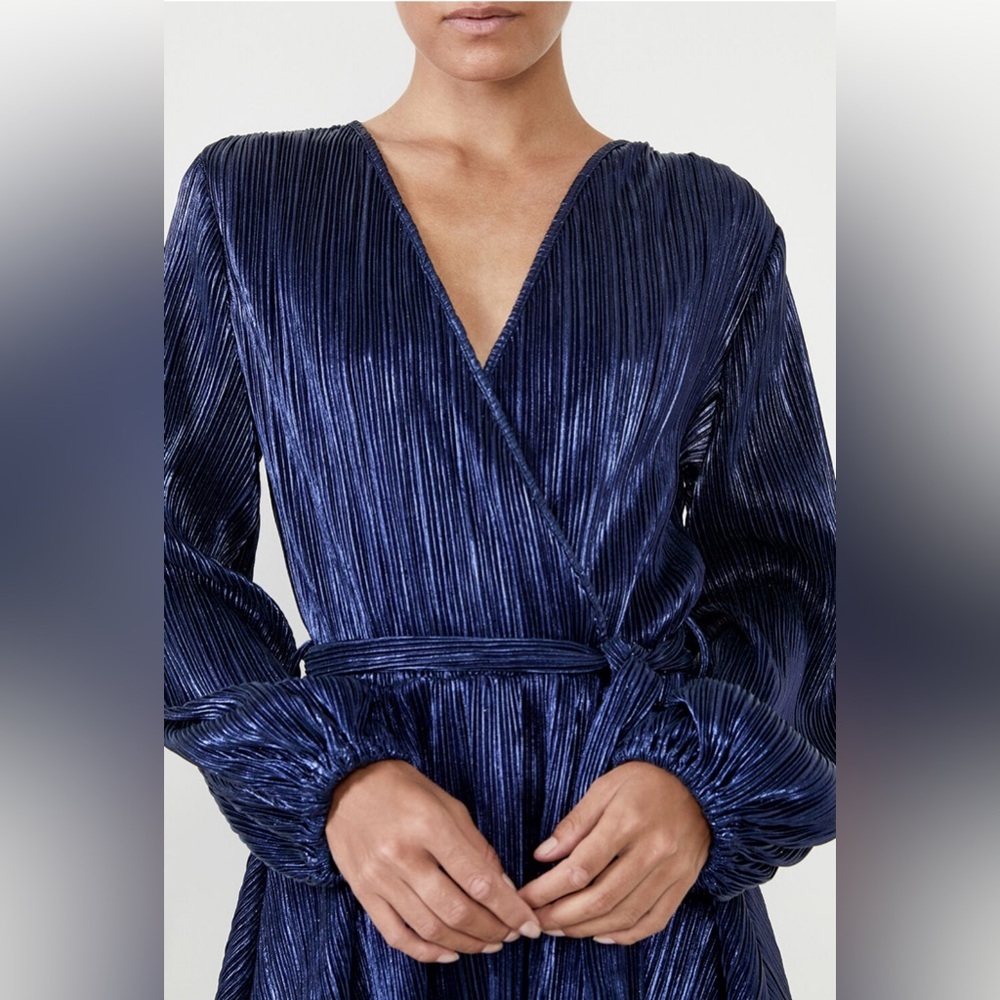 Bardot Belissa navy shimmer pleated faux wrap dress size 6 - Picture 2 of 15